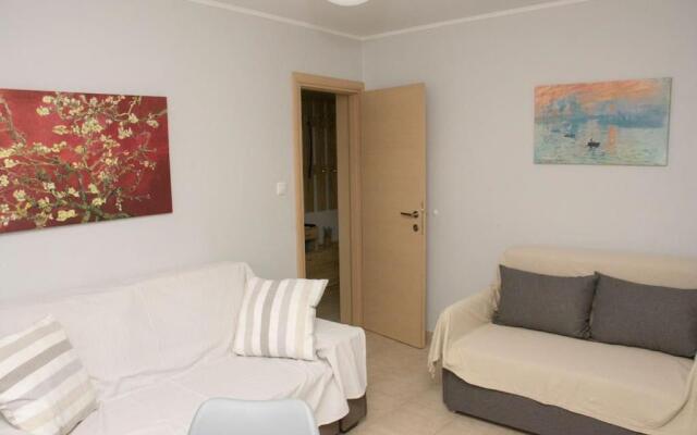 Anadora 2: Hospitable stone house with yard