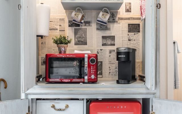 The Old Liberty Schoolhouse B&B