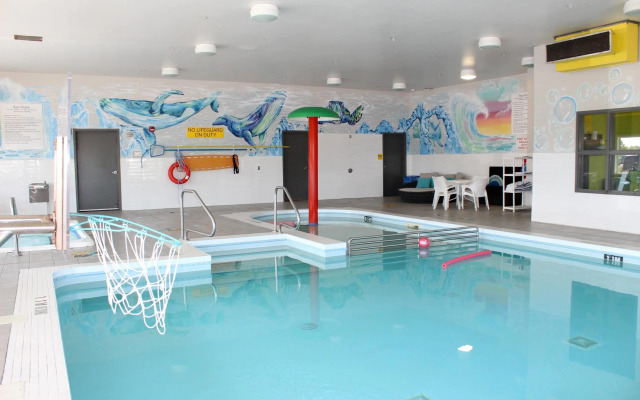 Super 8 by Wyndham Winnipeg East MB