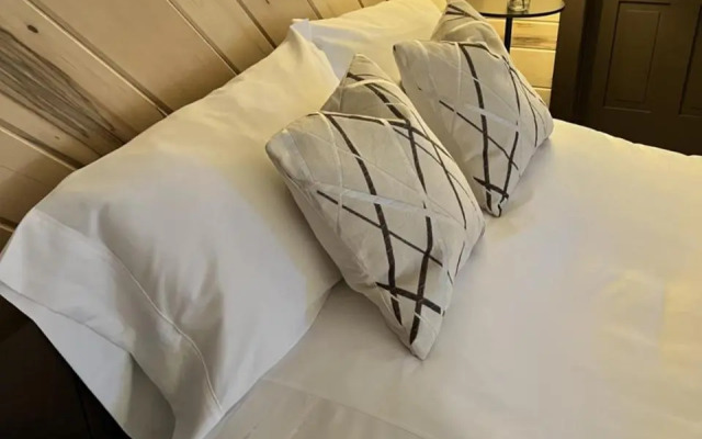 Monterey Inn