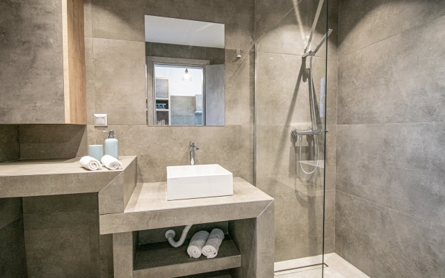 TheaSea Luxury Suites- Studio Suite 1