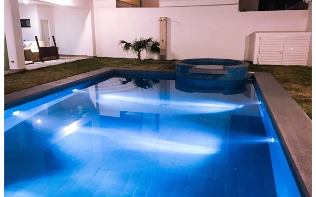 Big House Pool Grill, 4 Bedrooms 12 ppl AC Ocean View TV Wifi