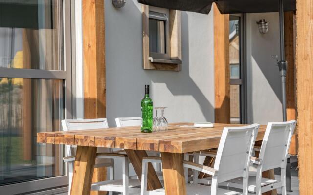 Modern Lodge With 2 Bathrooms, The Beach At 500 M