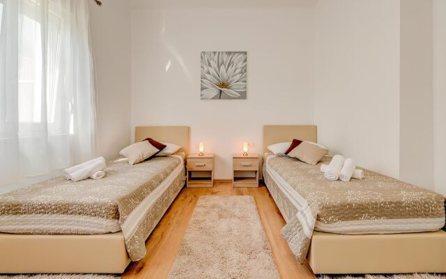 Happy Home - Rental Residence