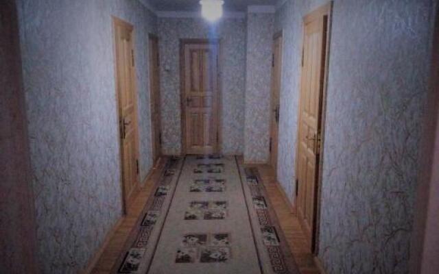 Guest House on Vologodskiy 5