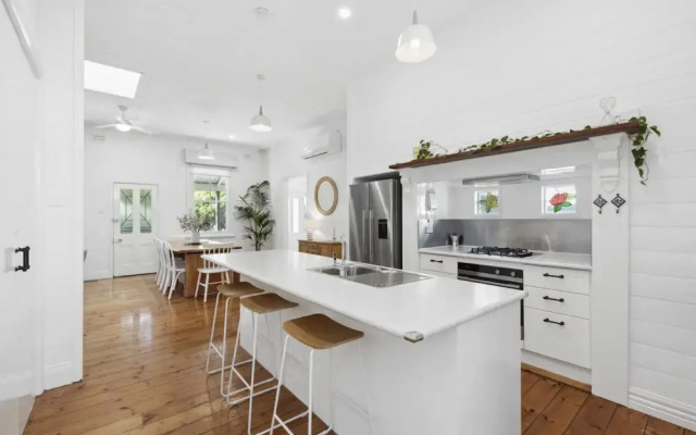 Ye Olde St Leonards Hotel Pet Friendly Sleeps 9