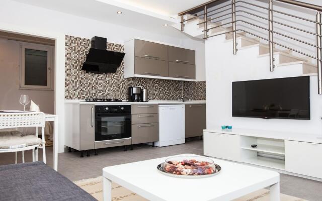 Truemar Hotels & Suites