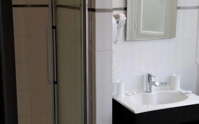 Castel Bayeux Guesthouse