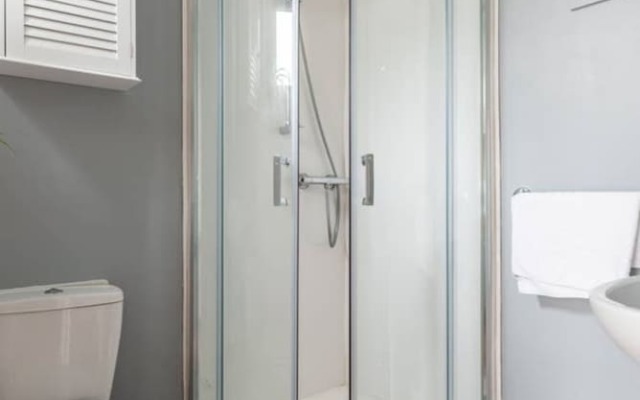 Bright and Cosy 1 Bedroom Flat Close To Marina