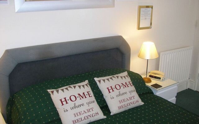 Hartshead Hotel