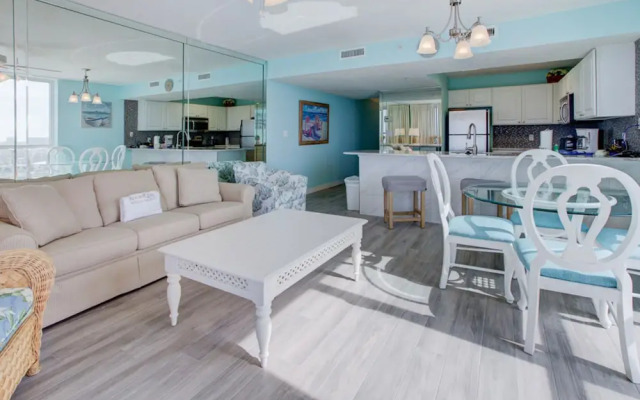 Pelican Beach Resort 1001