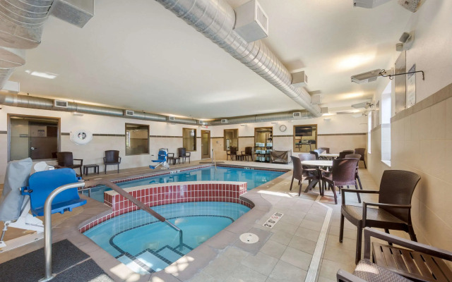 Comfort Inn & Suites