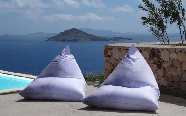 Apocosmo Resort
