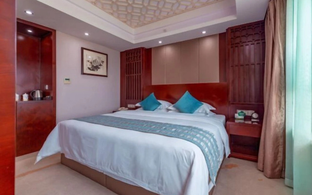 Royal Hotel