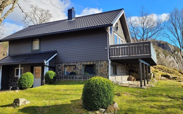 Nice Home in Lyngdal With Wifi and 4 Bedrooms