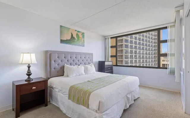 Deluxe Ocean and City View Waikiki Banyan Condo, Free Parking & Wi-Fi by Koko Resort Vacation Rentals