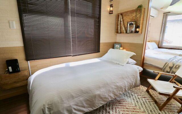 Jeunesse Court Room103