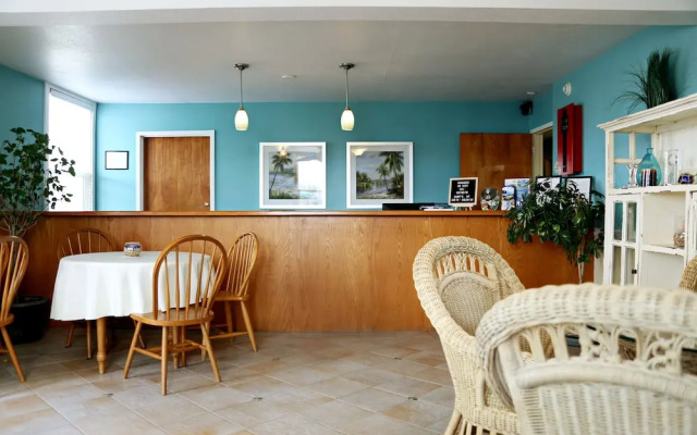 Ocean Sands Beach Boutique Inn - Stay At the Beach
