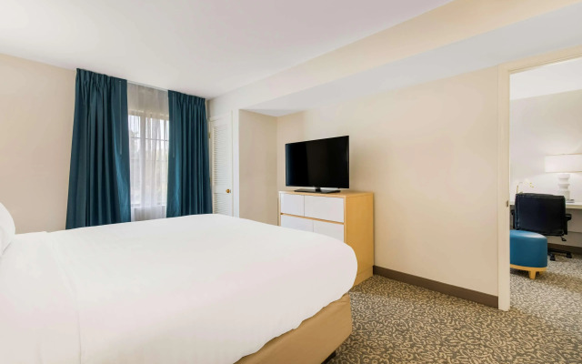 Sonesta ES Suites Charlotte Arrowood