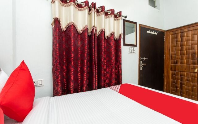 Oyo 28472 Hotel Shree Palace