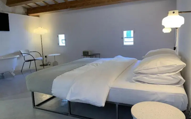 Hotel Fragile - Hotel in Ciudadela de Menorca - Photo 4
