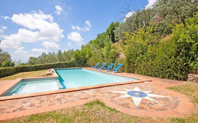 Spacious Holiday Home in Lamporecchio With Pool