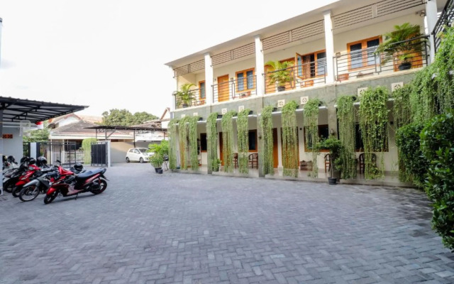 Khatarina Female Residence by ZUZU