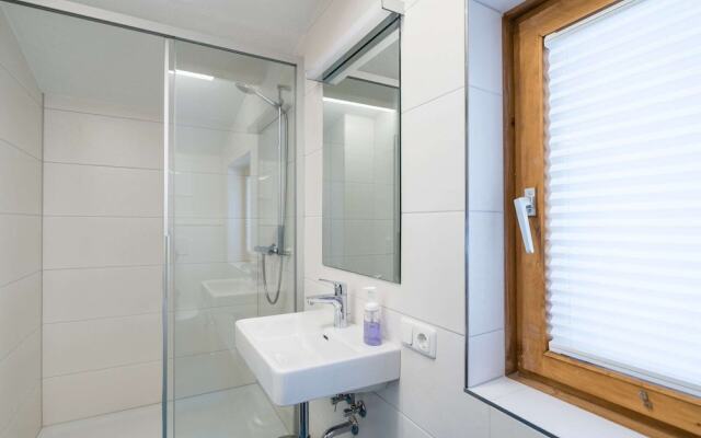 Gorgeous Chalet With Sauna in Konigsleiten