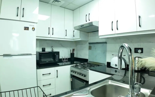 Silk Valley - 1B near Metro and Beach