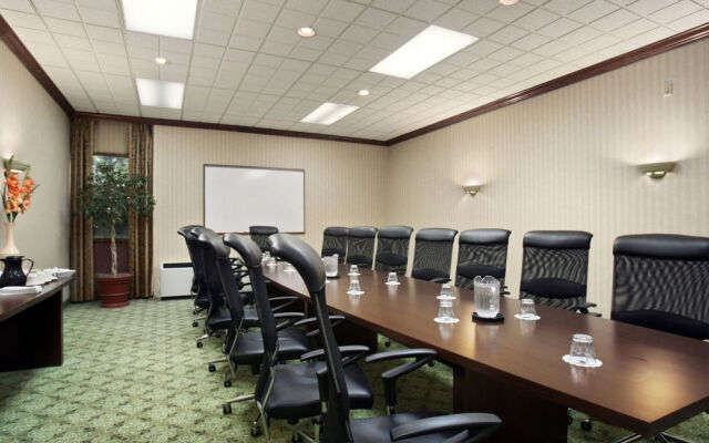 Ramada Lansing Hotel and Conference Center