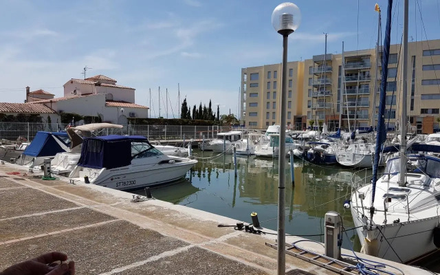 Marina 2
