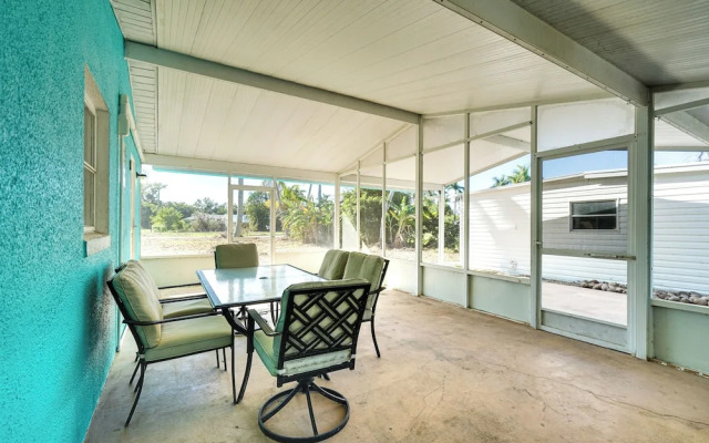 1 Mi to Boat Ramp: Bokeelia Home w/ Screened Patio