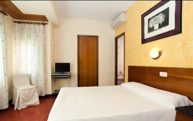 Hostal Tropical