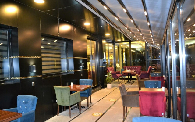 Sapran Deluxe Hotel
