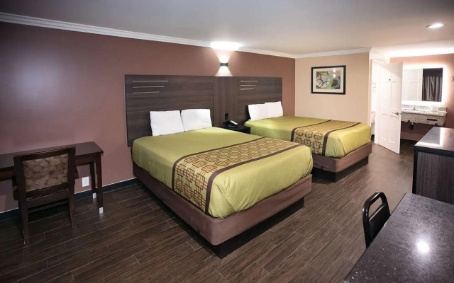 Rodeway Inn & Suites