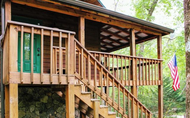 Sautee Nacoochee Mtn Paradise w/ Spacious Deck!
