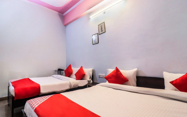 OYO 24228 Hotel Hans