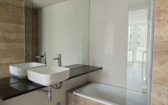 Triplex with rooftop for private use II