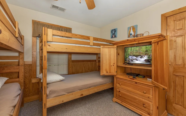 Magnolia Place 5 - Eight Bedroom Chalet