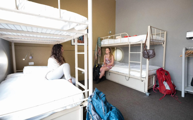YHA Melbourne Central