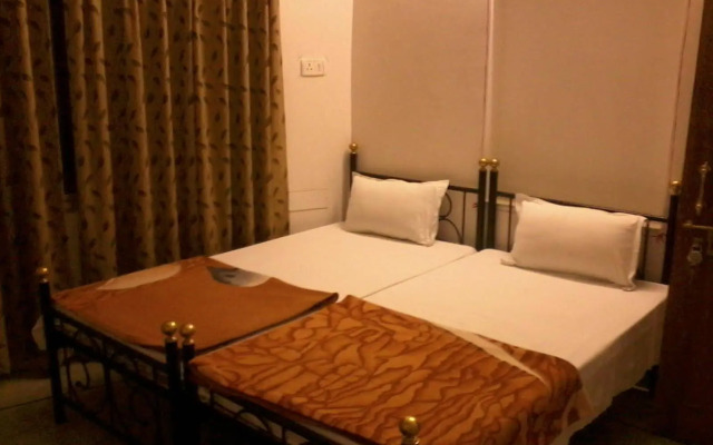 Hotel Ishwar Palace