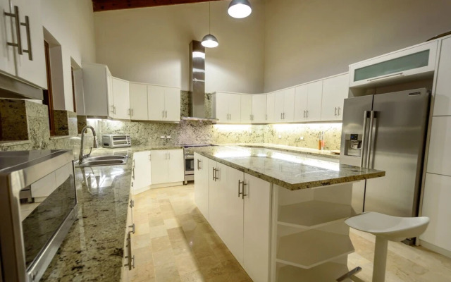 Luxurious 5-bdr villa at Casa de Campo