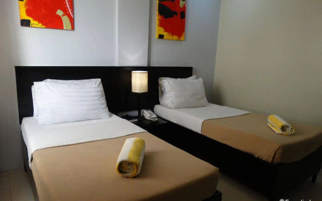 Holiday Suites Hotel & Resort