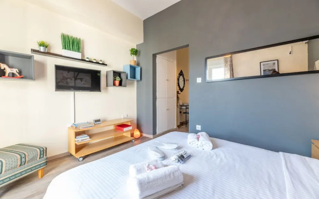 Renovated lovely apartment near to Acropolis