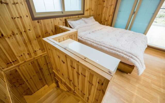 Chukryeong Mt view pension