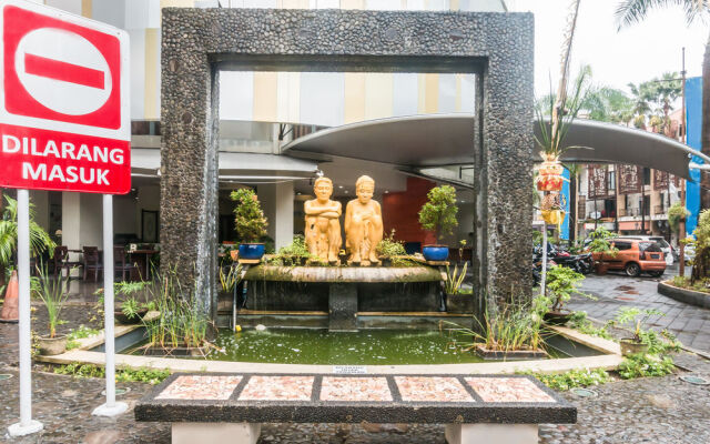 ZEN Rooms Kuta Sentral Parkir 2