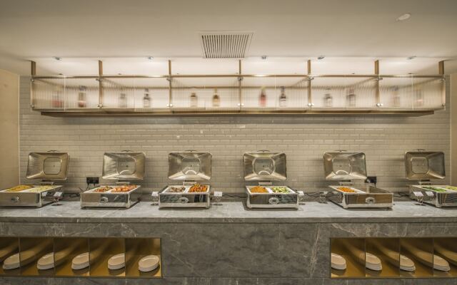 GZ Baiyun Airport MeHood Liz Hotel T1