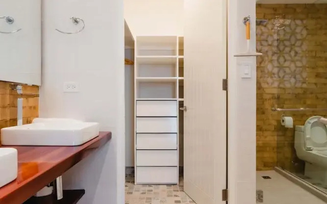 w Stunning 1BR w Balcony in Panama