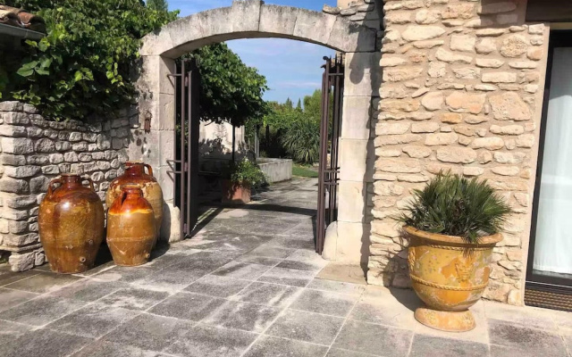 Villa Near Avignon With Separate Suites