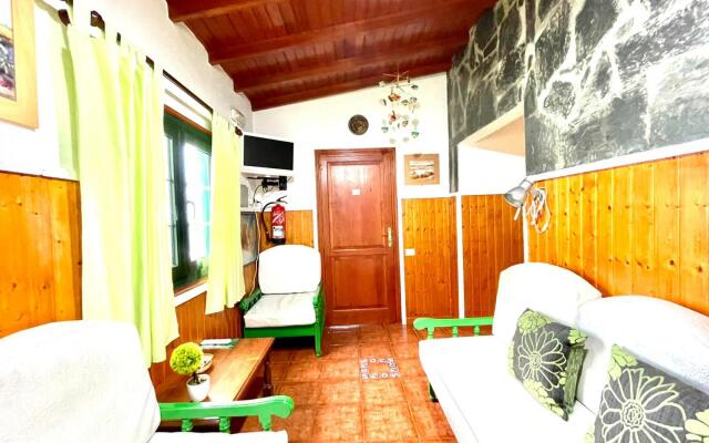 Casa Rural 3 con Barbacoa Cerca de Playa Hermigua